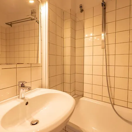 Charmante Maisonette Im Herzen Des Magniviertels - Stilvoll, Zentral & Gemuetlich Daire